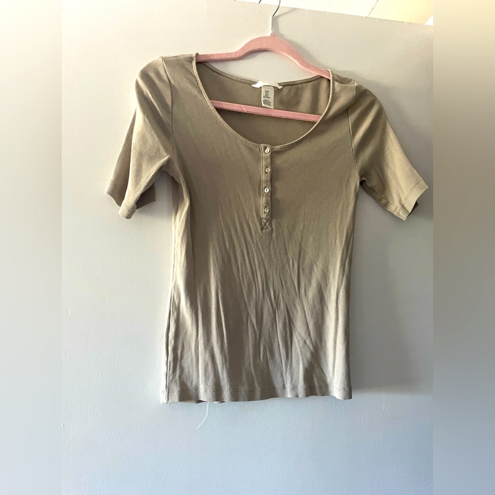 LIKE NEW H&M ribbed top